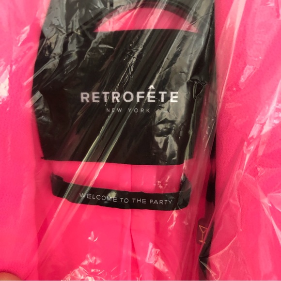 Retrofete Kristen Single-Breasted Woven Cutaway Blazer - Picture 9 of 11